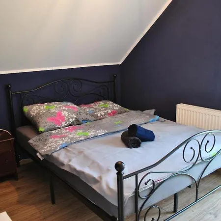 9 Os. Z 2 Lazienkami Apartman *