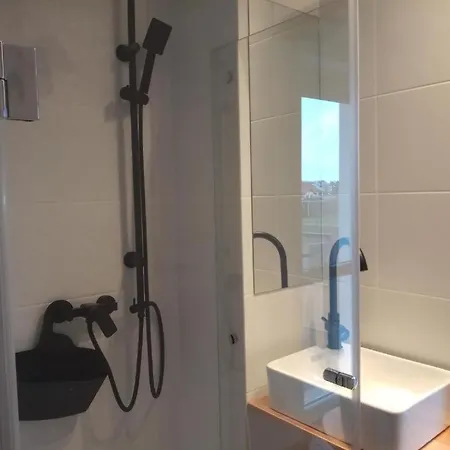 9 Os. Z 2 Lazienkami Apartman *